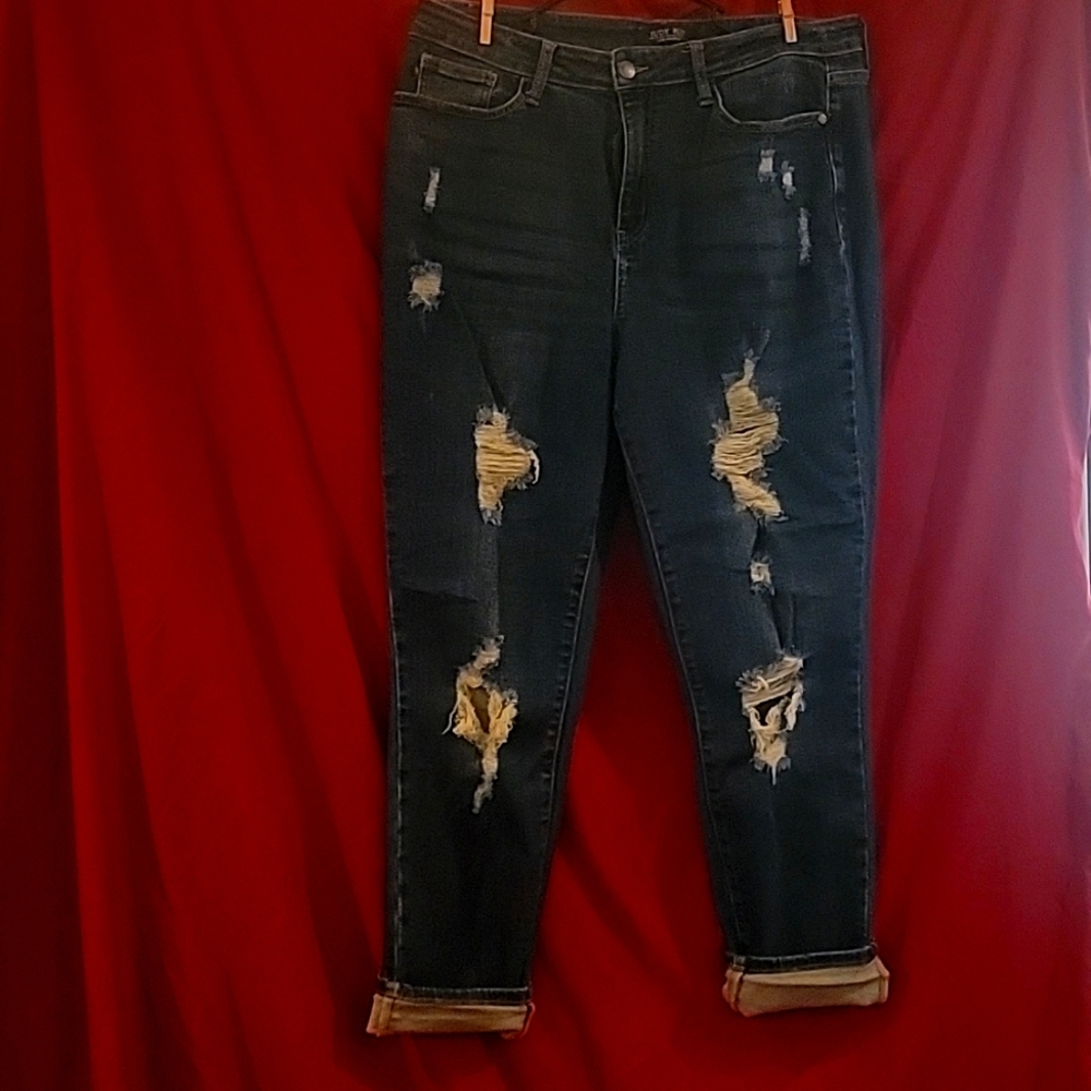Judy Blue Boyfriend distressed 15/32 Dark wash
